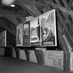 837443 Afbeelding van reclameaffiches van de spoorwegen op de tentoonstelling Het Station te Haarlem.